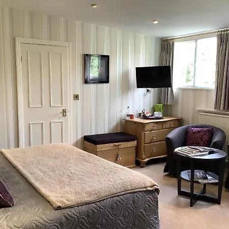 Alexandra Court 3*