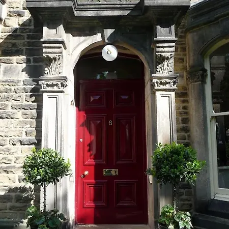 Alexandra Court Bed & Breakfast 3*